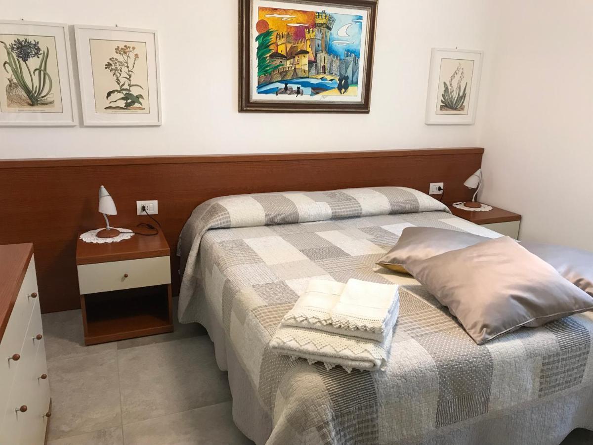 Casa Mary Due - Trilocale Con Giardino Privato A Due Passi Dal Lago Sirmione Luaran gambar