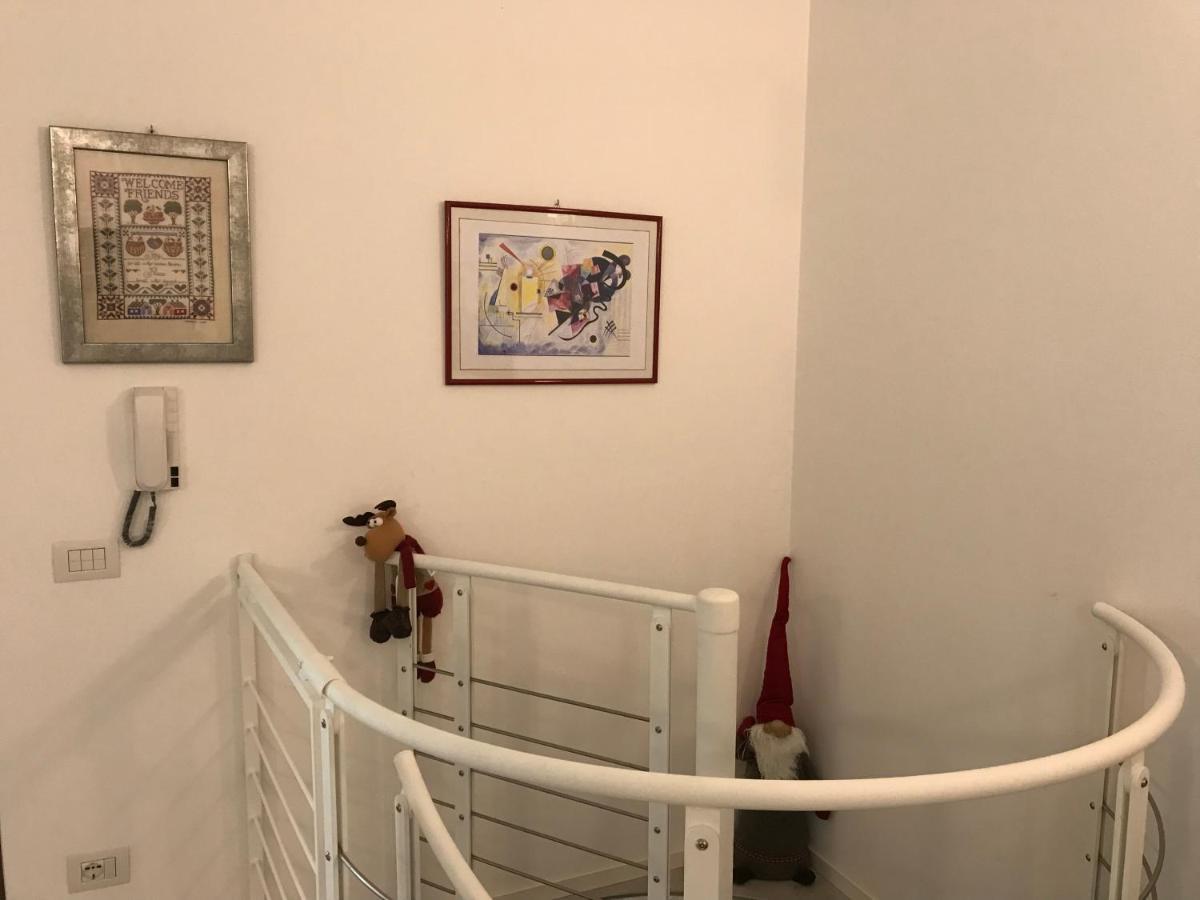 Casa Mary Due - Trilocale Con Giardino Privato A Due Passi Dal Lago Sirmione Luaran gambar