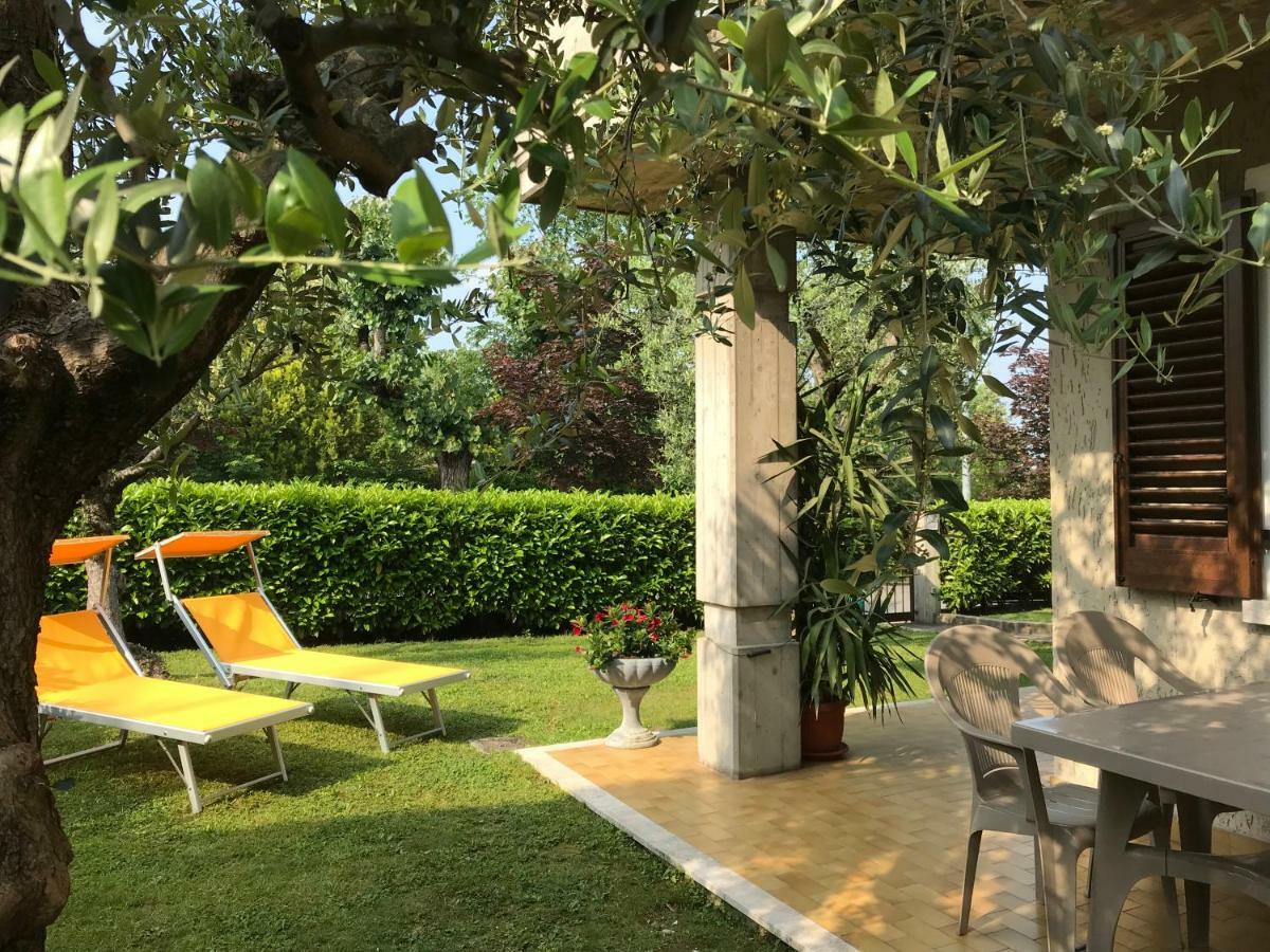 Casa Mary Due - Trilocale Con Giardino Privato A Due Passi Dal Lago Sirmione Luaran gambar