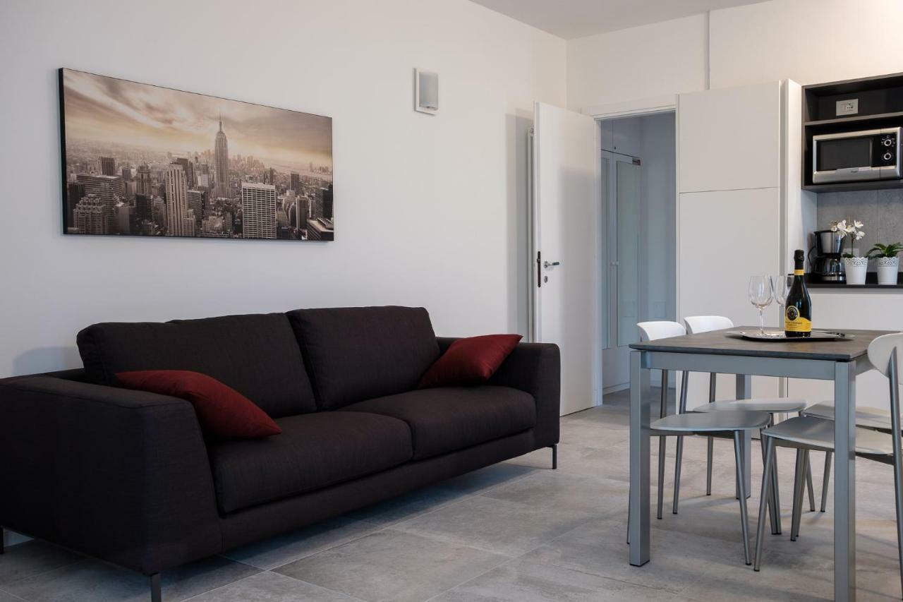 Casa Mary Due - Trilocale Con Giardino Privato A Due Passi Dal Lago Sirmione Luaran gambar