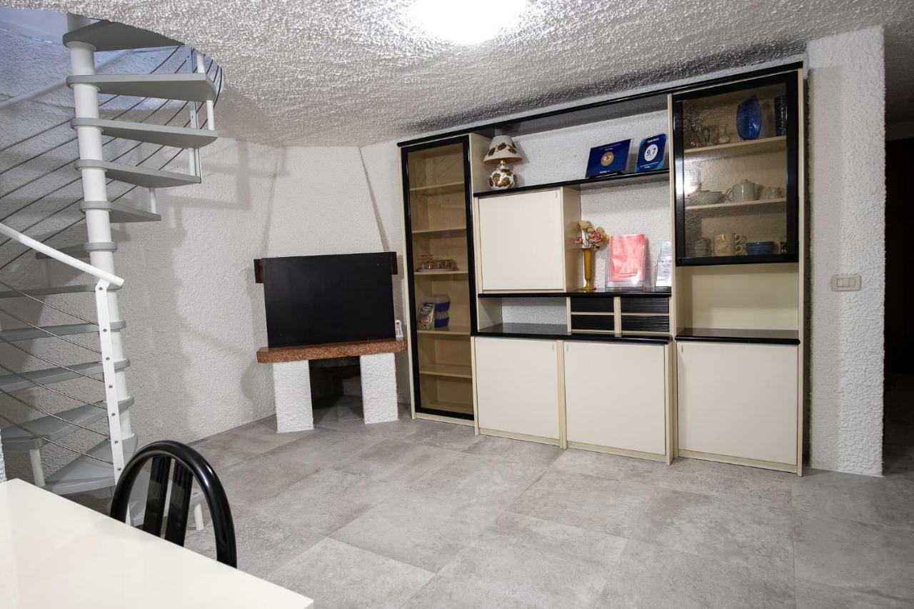 Casa Mary Due - Trilocale Con Giardino Privato A Due Passi Dal Lago Sirmione Luaran gambar
