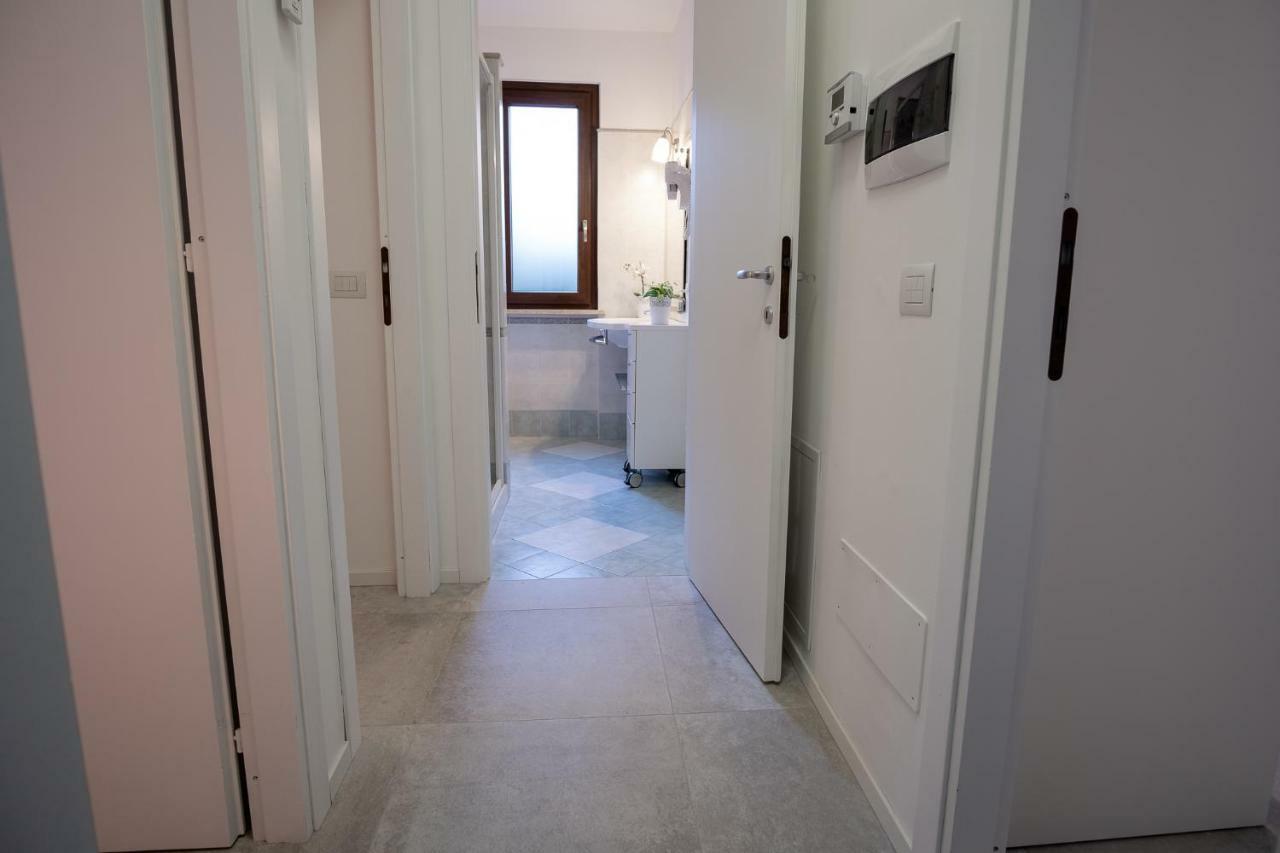 Casa Mary Due - Trilocale Con Giardino Privato A Due Passi Dal Lago Sirmione Luaran gambar